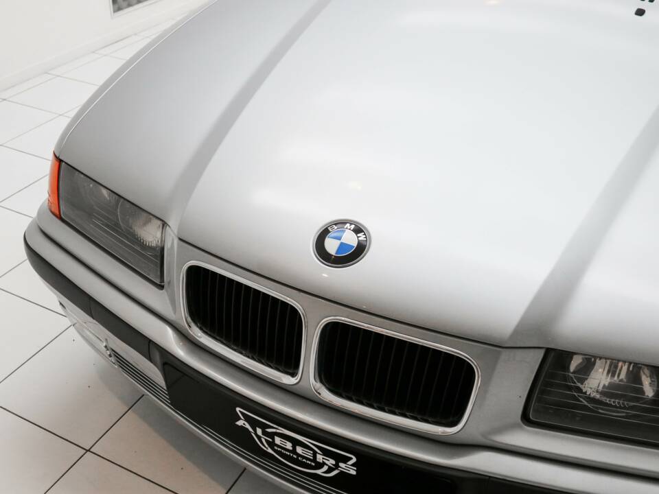 Imagen 18/28 de BMW 325i (1994)