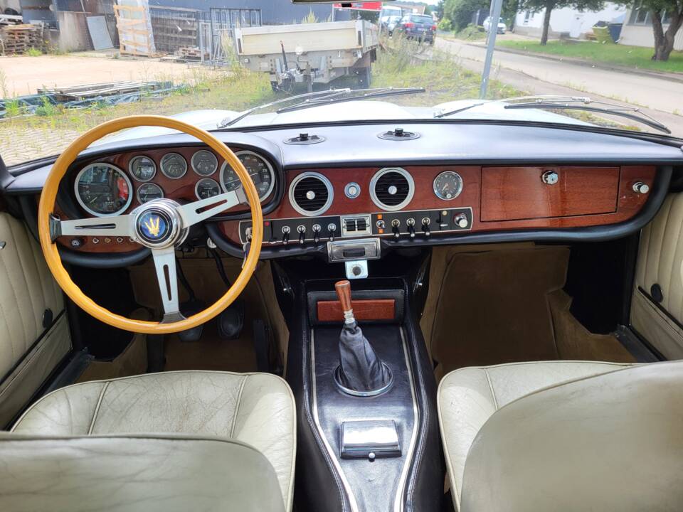 Bild 35/56 von Maserati Quattroporte 4200 (1968)