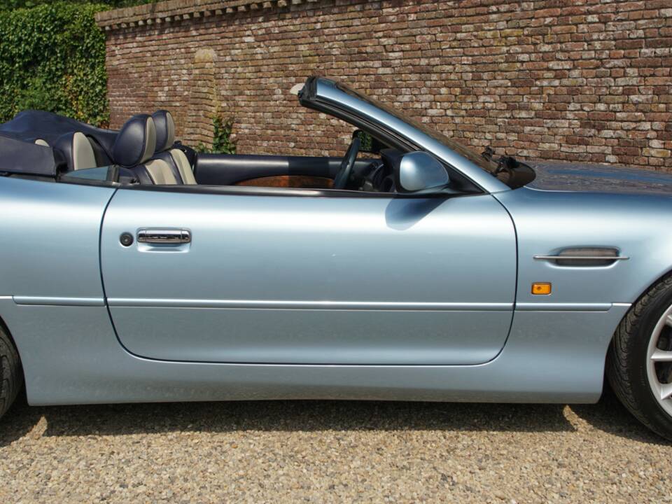 Image 43/50 of Aston Martin DB 7 Vantage Volante (2000)