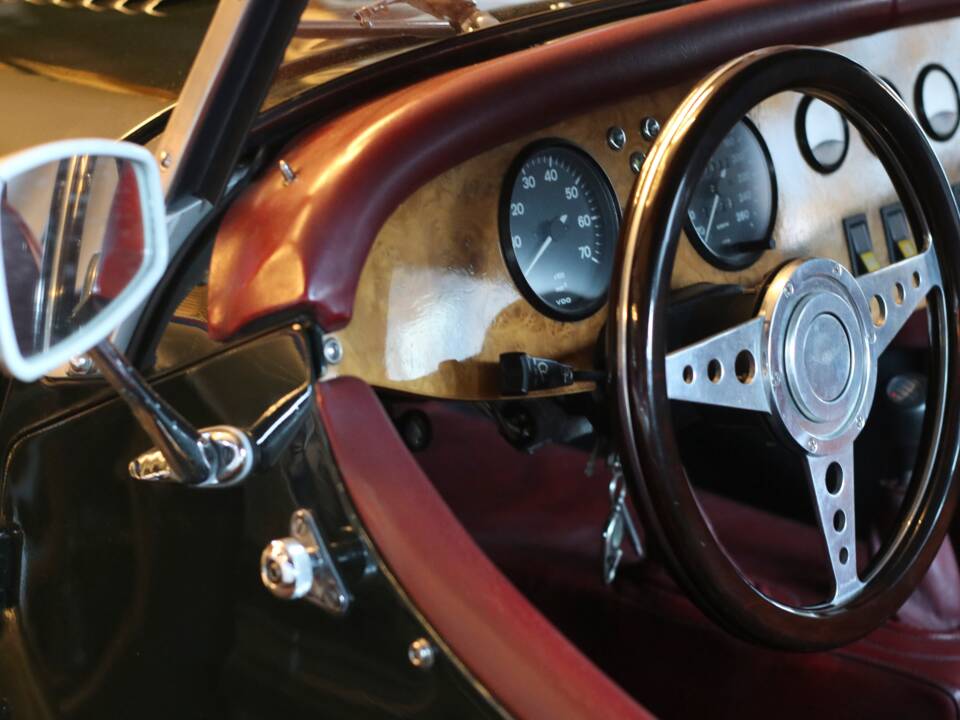 Imagen 22/24 de Morgan Plus 8 Inj. (1990)