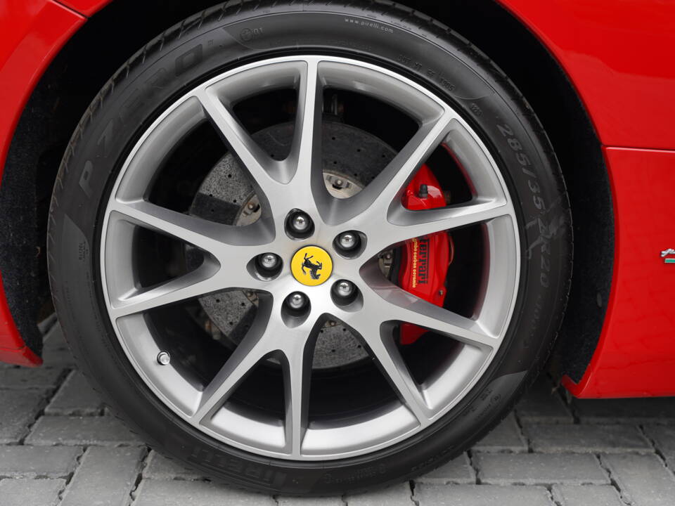Image 45/50 of Ferrari California (2010)