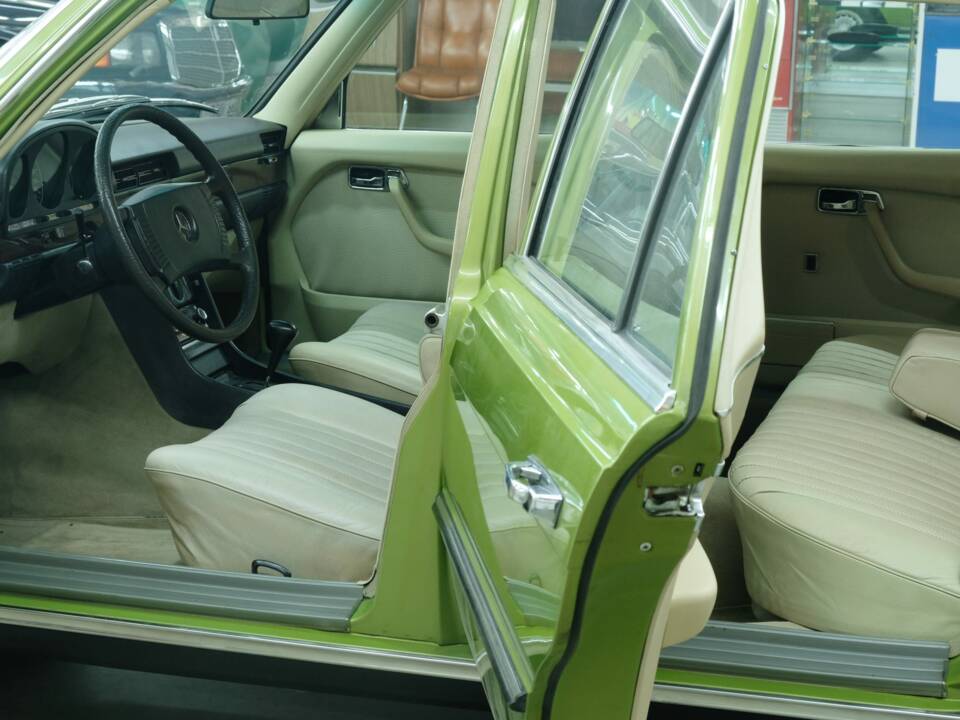 Image 23/50 de Mercedes-Benz 450 SEL 6,9 (1976)