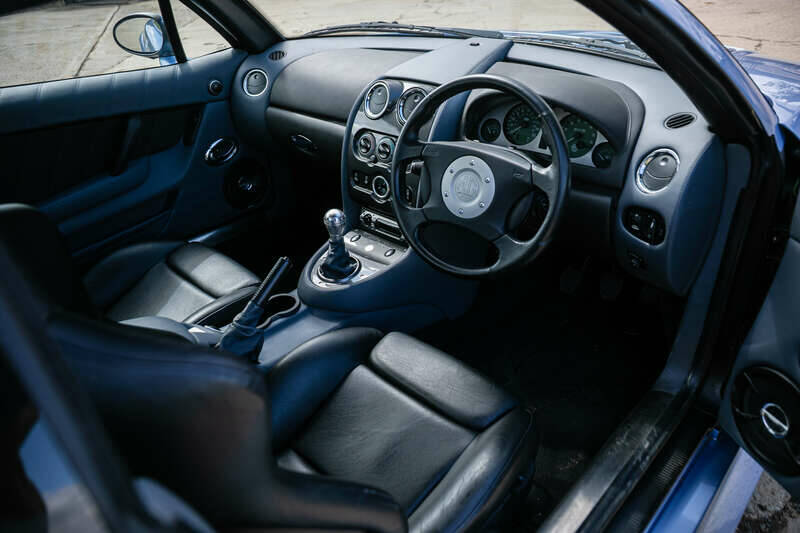 Image 26/41 of MG XPower SV (2007)