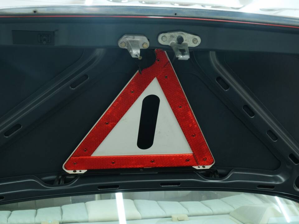 Bild 10/50 von Mercedes-Benz 260 SE (1986)