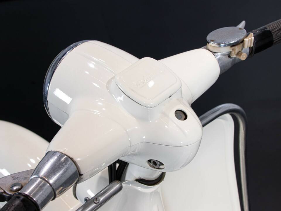 Image 43/50 of Aermacchi DUMMY (1956)