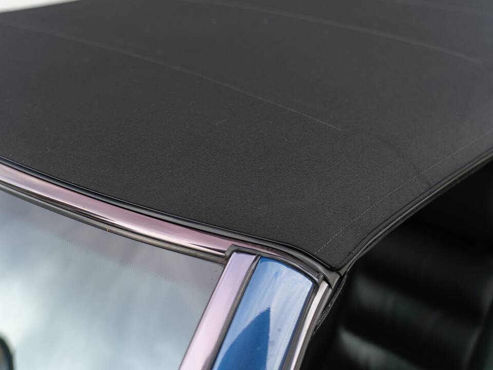 Image 45/45 of Mercedes-Benz E 220 (1995)