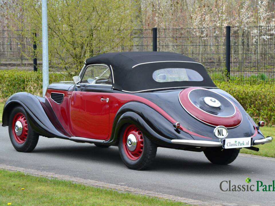 Bild 21/50 von BMW 327 (1949)