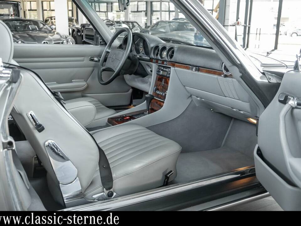 Image 13/15 of Mercedes-Benz 560 SL (1987)