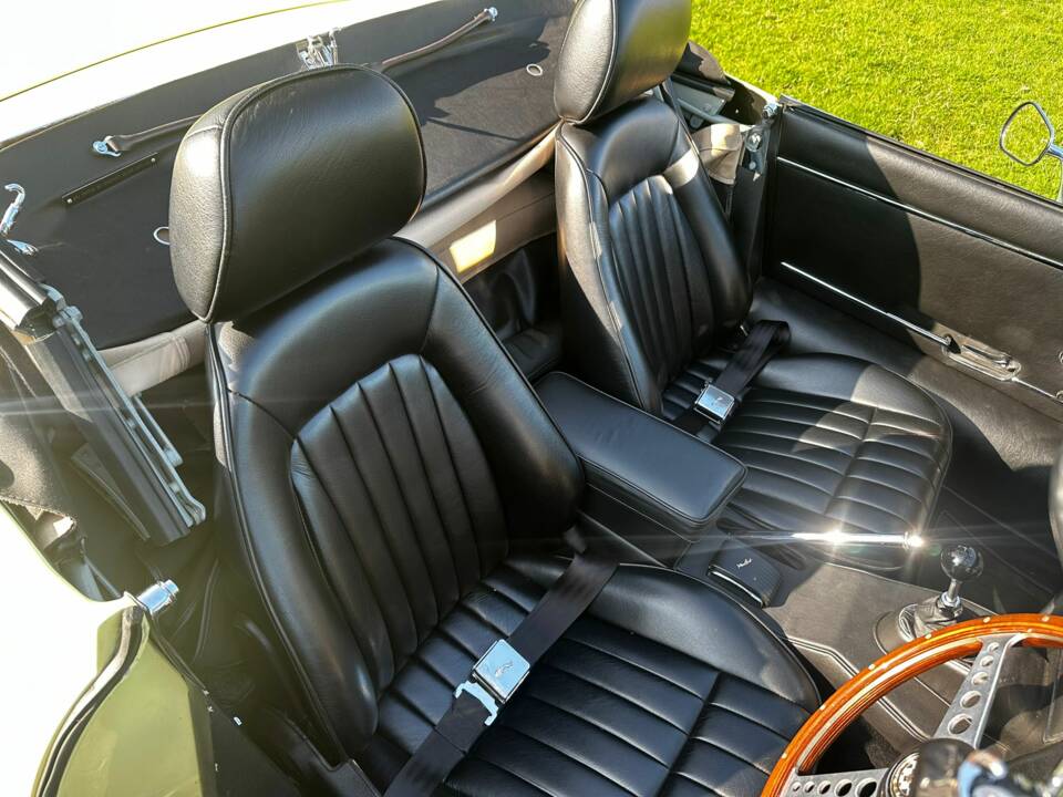 Afbeelding 46/100 van Jaguar E-Type (1968)