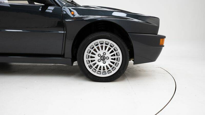 Bild 10/15 von Lancia Delta HF Integrale Evoluzione I (1992)