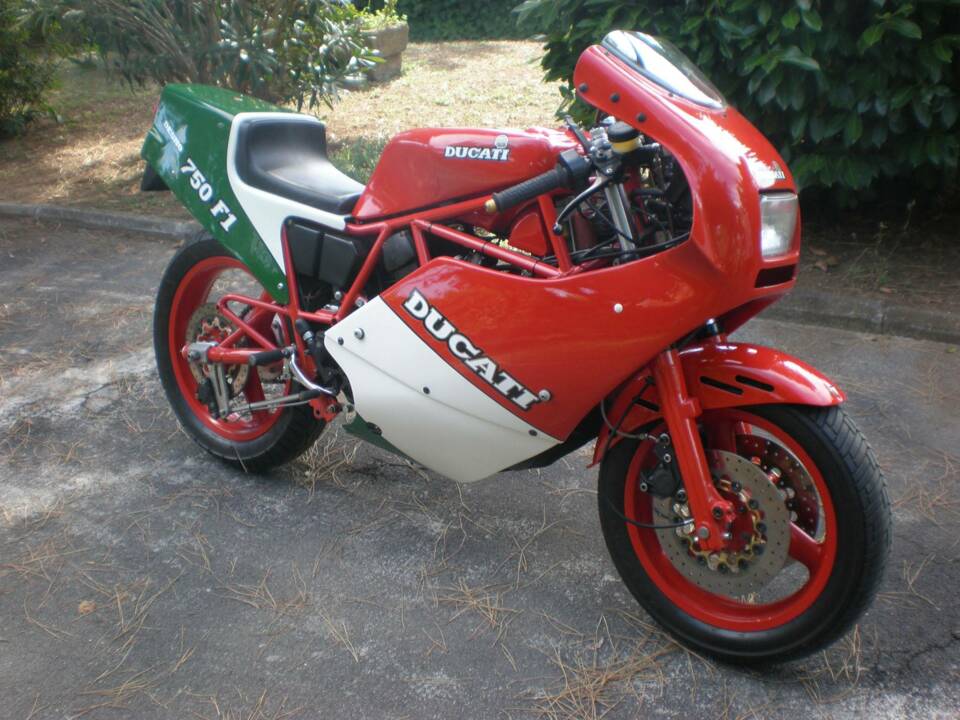 Immagine 10/50 di Ducati 750 F1 (1986)