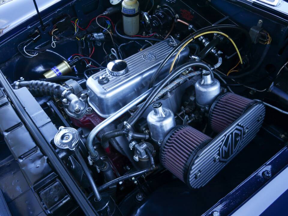 Image 10/50 de MG MGB (1966)