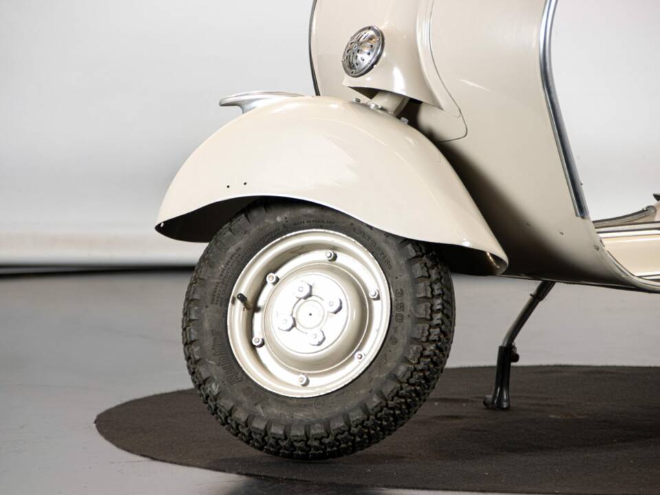 Bild 21/50 von Piaggio Vespa 150 "Struzzo" VL (1955)