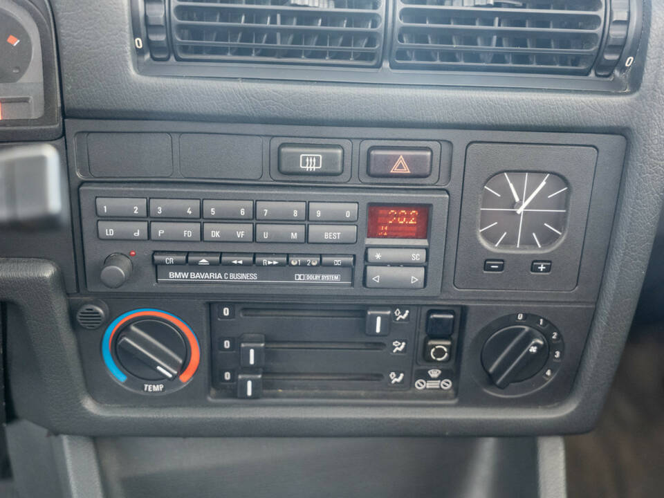 Afbeelding 9/18 van BMW 320i (1992)