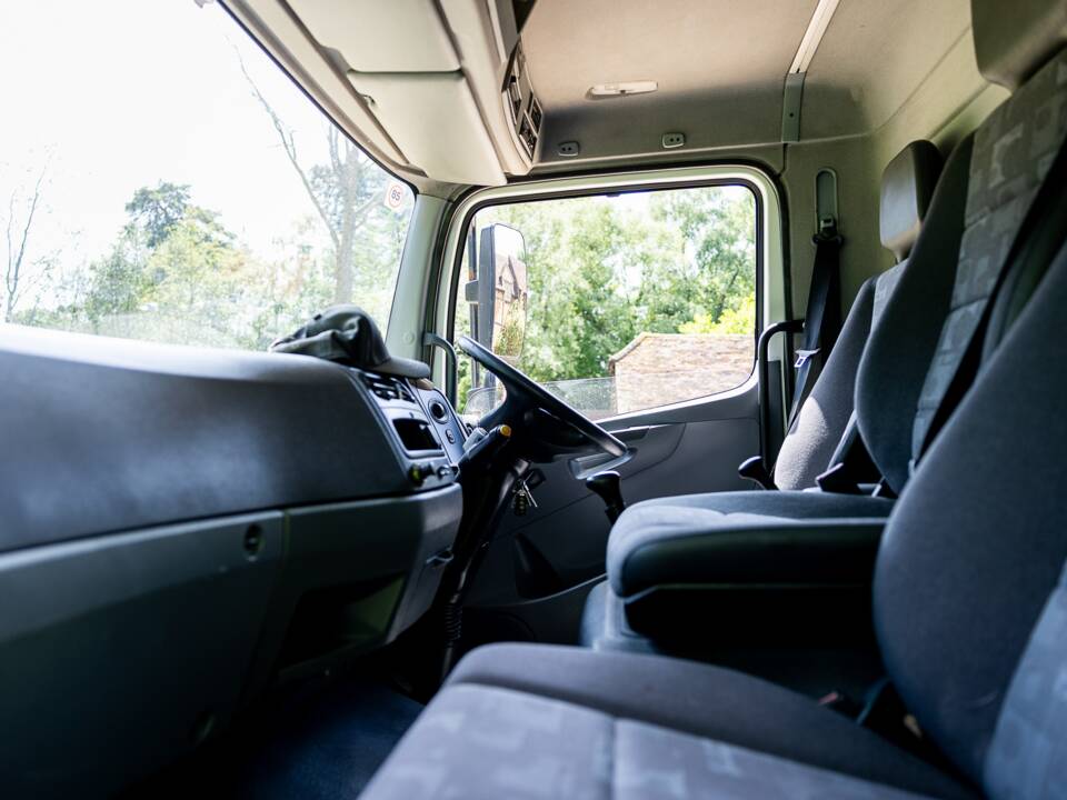 Image 18/31 of Mercedes-Benz Atego 1325 (2009)
