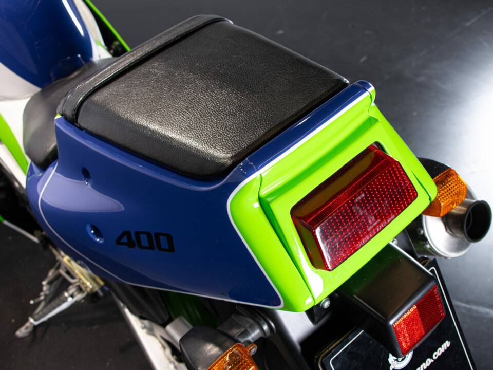 Image 31/50 of Kawasaki ZX-R 400 (1990)