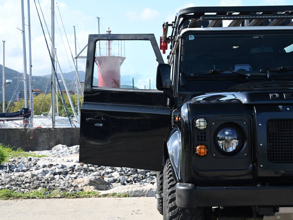 Image 48/70 of Land Rover Defender 90 TD4 (2007)