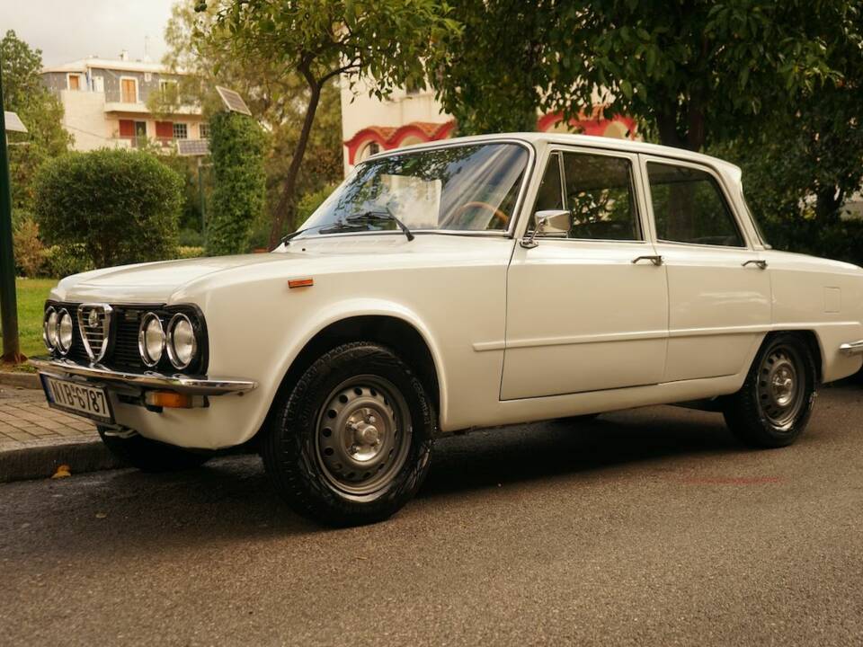 Image 3/100 of Alfa Romeo Giulia Nuova Super 1300 (1977)
