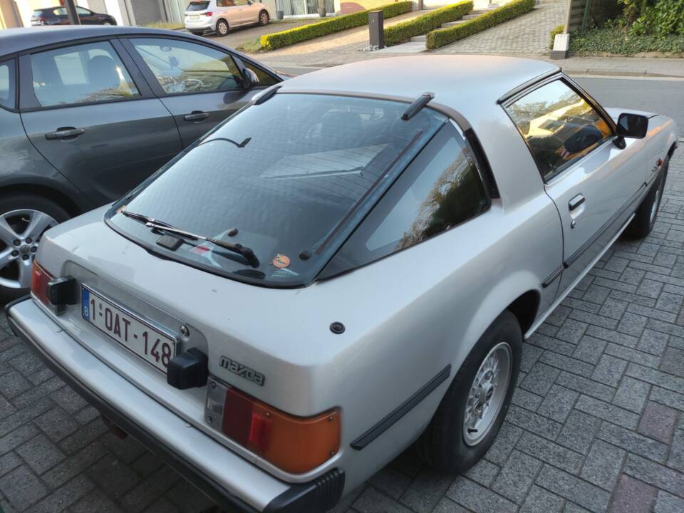 Image 2/6 de Mazda RX-7 (1980)
