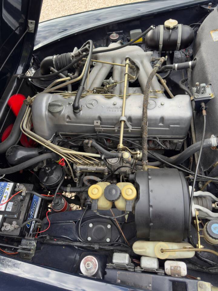 Image 17/26 de Mercedes-Benz 280 SL (1968)