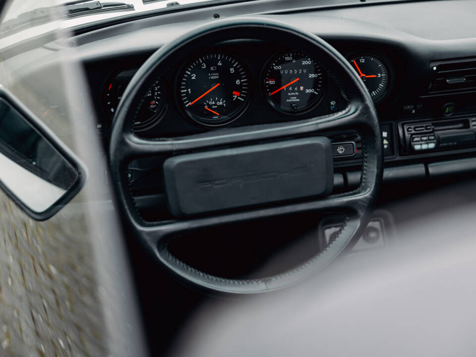 Image 35/55 of Porsche 911 Turbo 3.3 (1988)