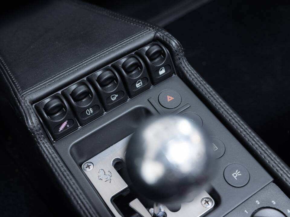 Image 20/50 of Ferrari F 355 Spider (1999)