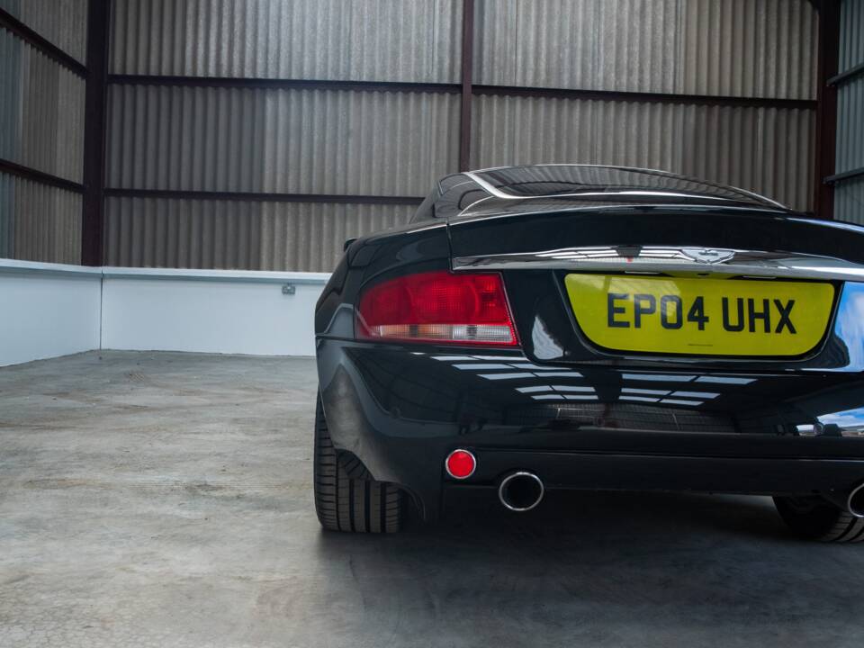 Image 7/50 de Aston Martin V12 Vanquish (2004)