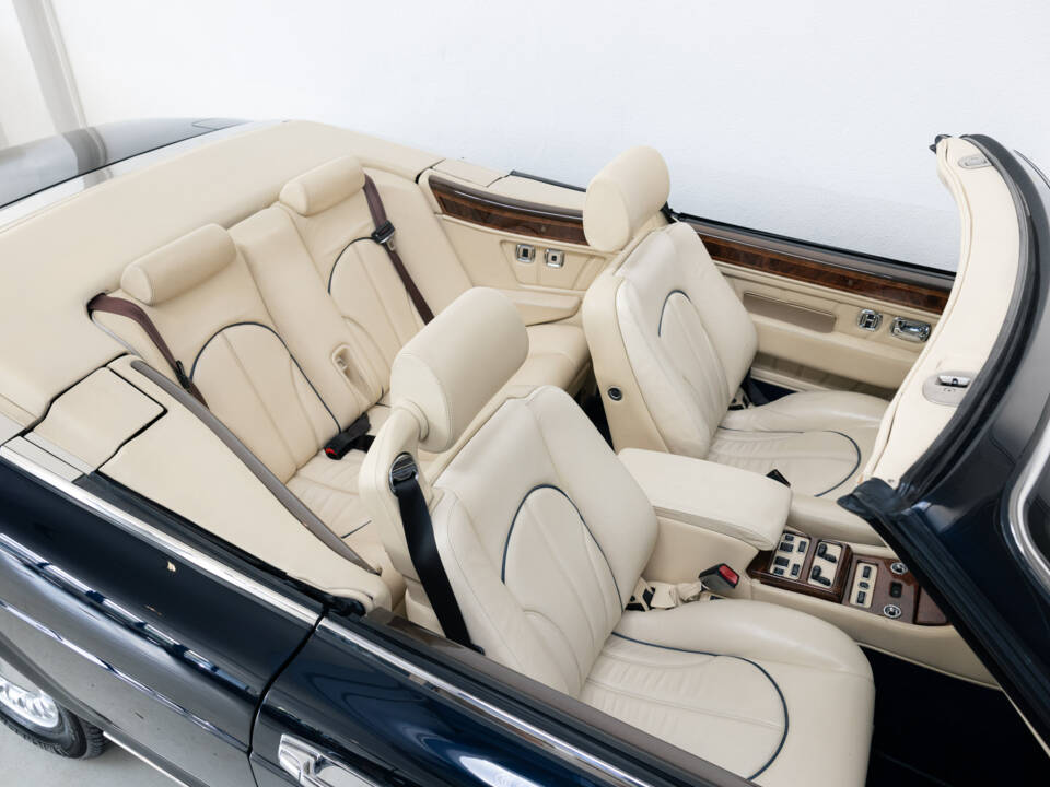 Immagine 27/40 di Rolls-Royce Corniche V (2000)