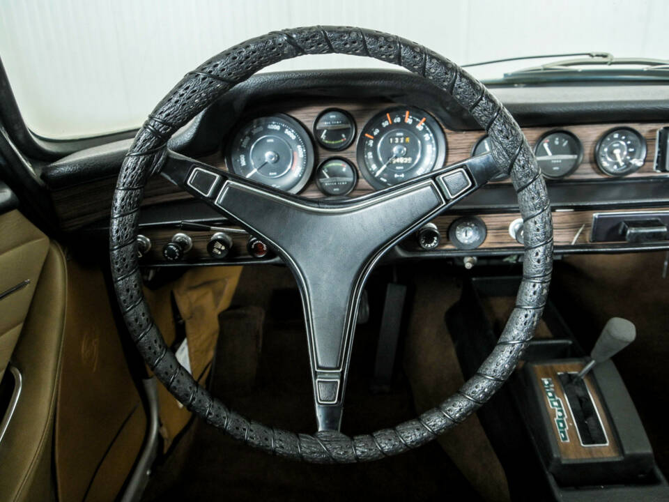 Image 8/50 of Volvo 1800 E (1971)