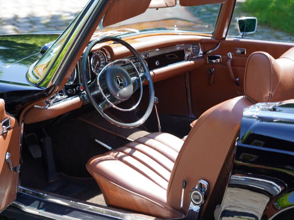 Image 2/11 of Mercedes-Benz 280 SL (1969)