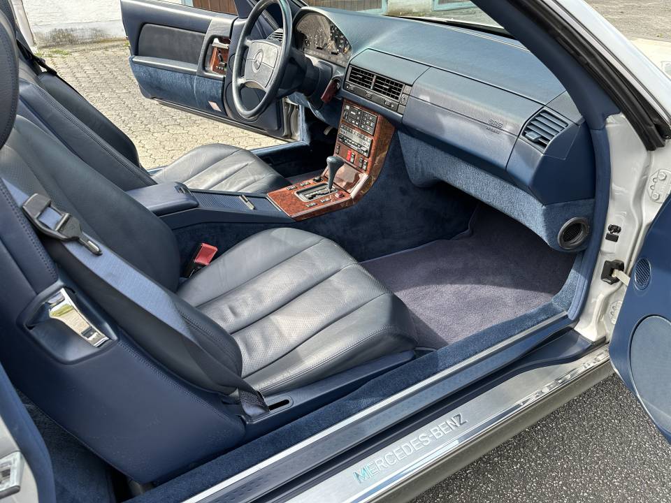 Bild 19/30 von Mercedes-Benz 500 SL (1990)