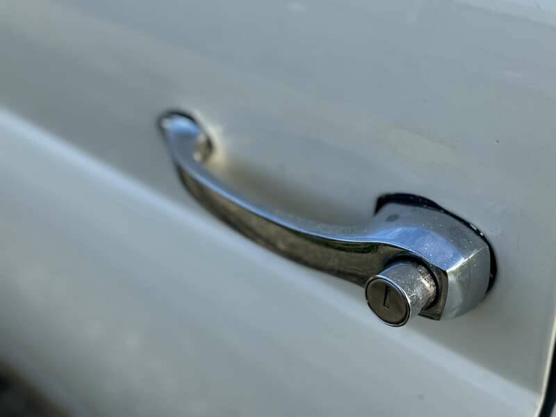 Image 49/50 of Mercedes-Benz 220 SE b (1963)