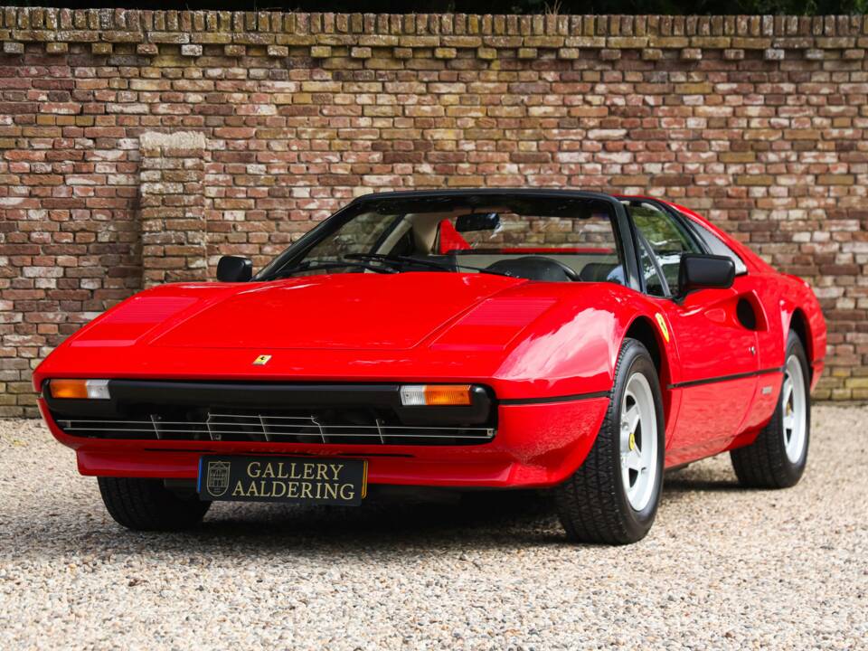 Image 16/50 de Ferrari 308 GTSi (1981)