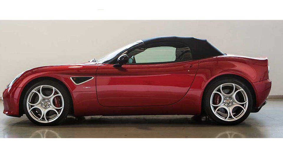 Image 2/9 of Alfa Romeo 8C Spider (2011)