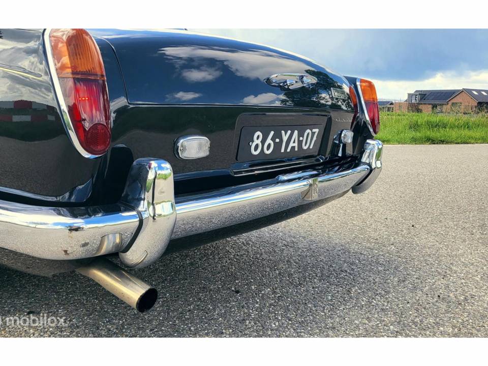 Image 18/49 of Rolls-Royce Corniche (1975)