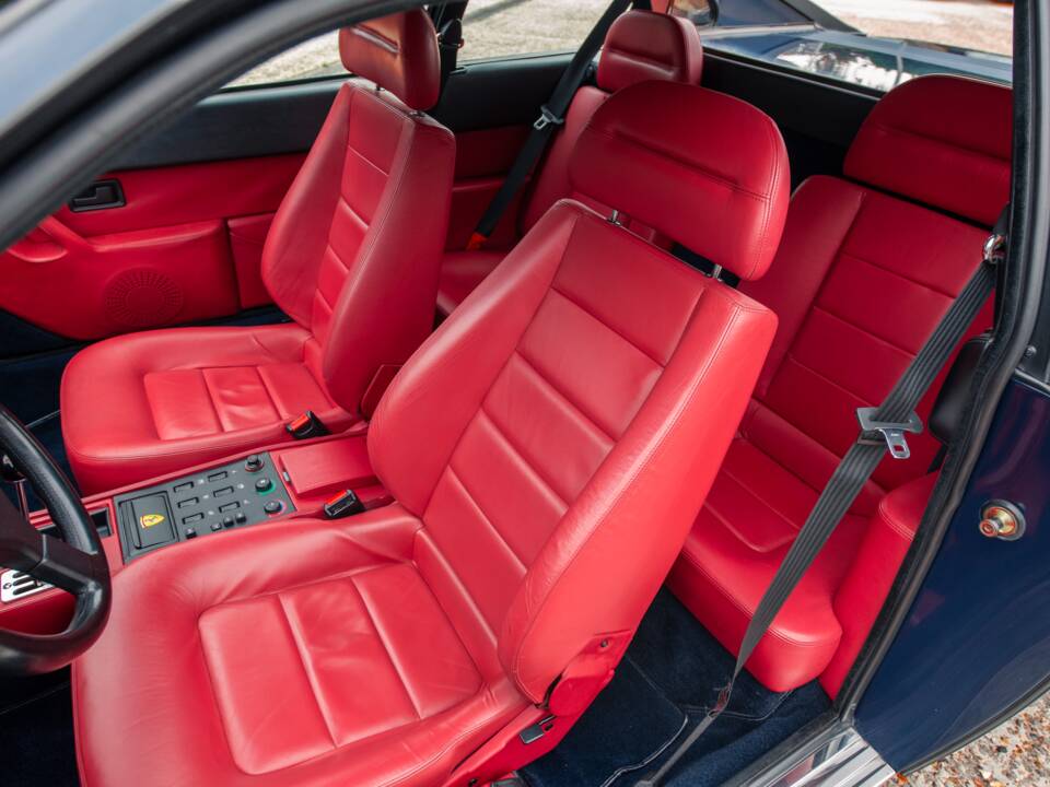 Immagine 24/42 di Ferrari Mondial T (1990)