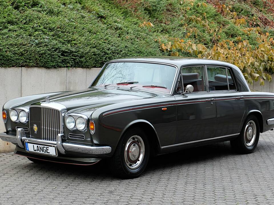 Image 11/48 of Bentley T 1 (1967)