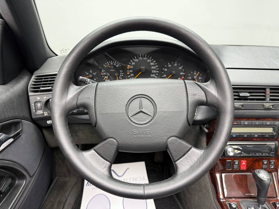 Bild 23/27 von Mercedes-Benz SL 320 (1997)