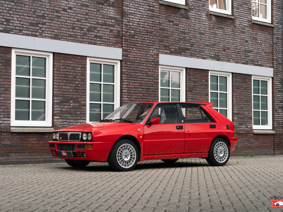 Image 2/32 of Lancia Delta HF Integrale Evoluzione I (1991)