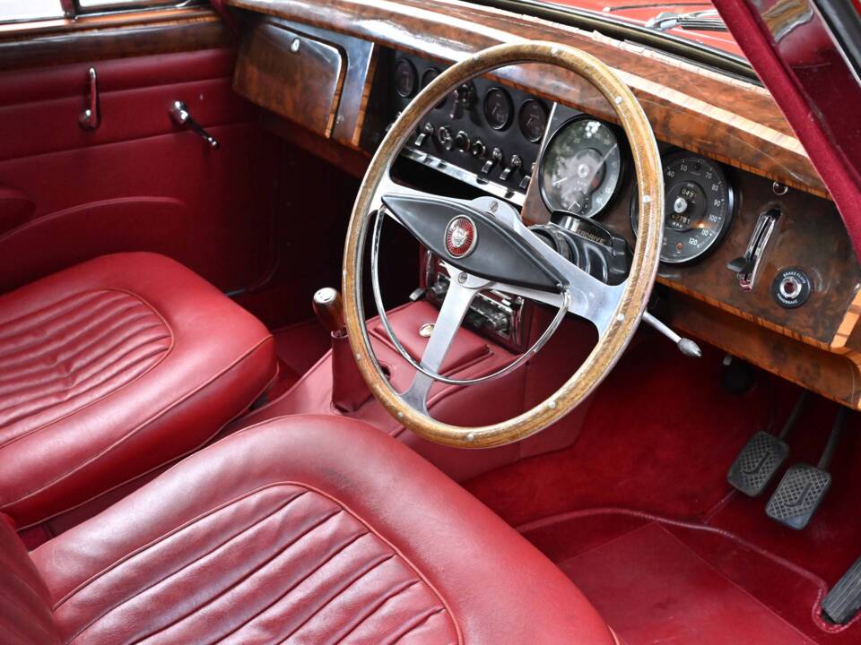 Bild 4/50 von Jaguar Mk II 2.4 (1961)