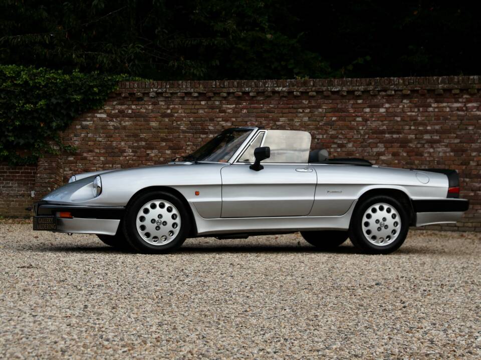 Image 25/50 de Alfa Romeo 2.0 Spider QV (1988)