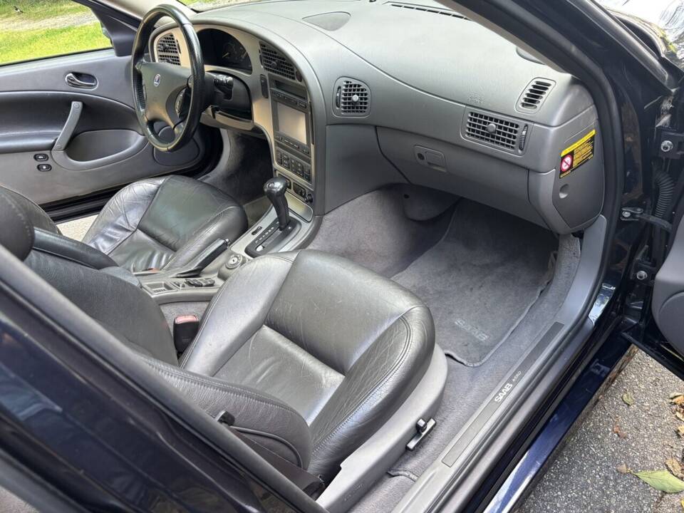 Image 17/33 de Saab 9-5 2.3 Turbo (2002)