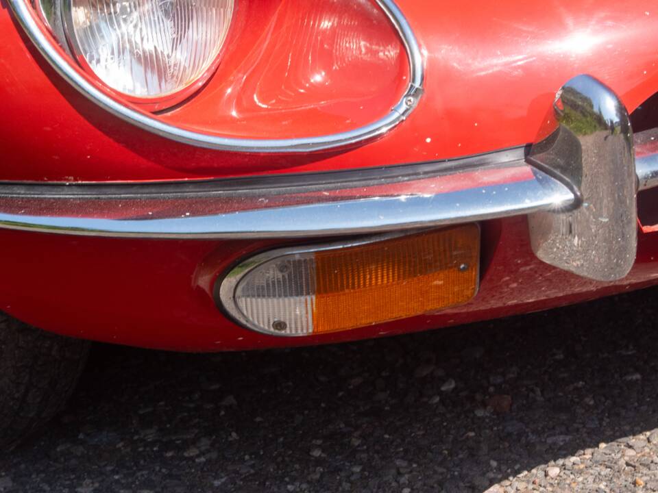 Image 29/50 de Jaguar Type E (2+2) (1969)