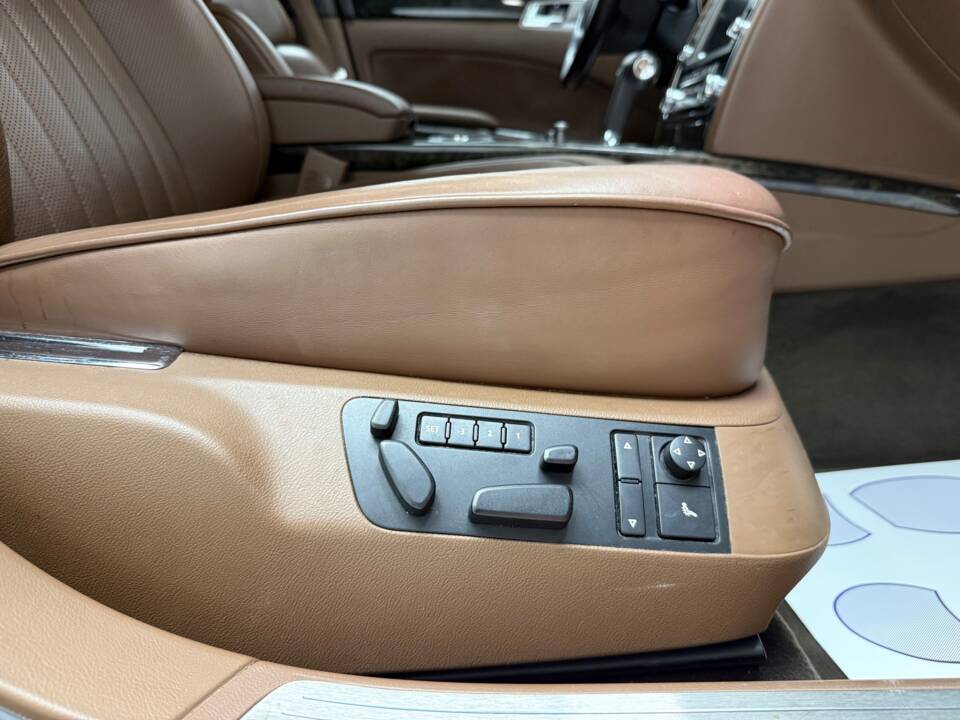Image 11/25 of Volkswagen Phaeton 3.0 V6 TDI (2011)