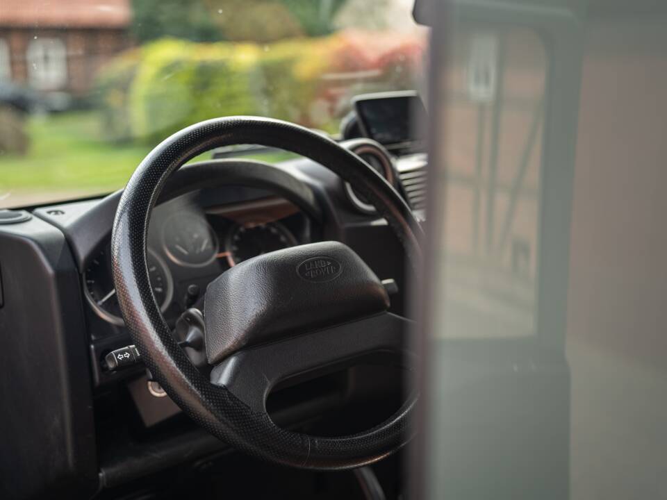 Image 29/42 of Land Rover Defender 90 (2015)