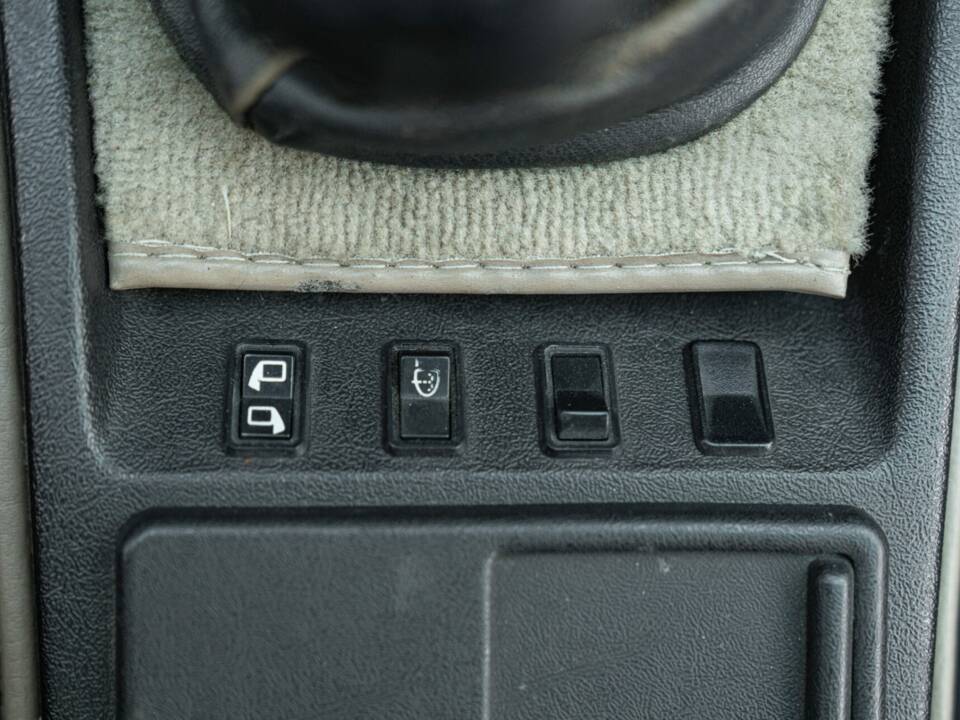 Bild 36/50 von Porsche 944 (1985)