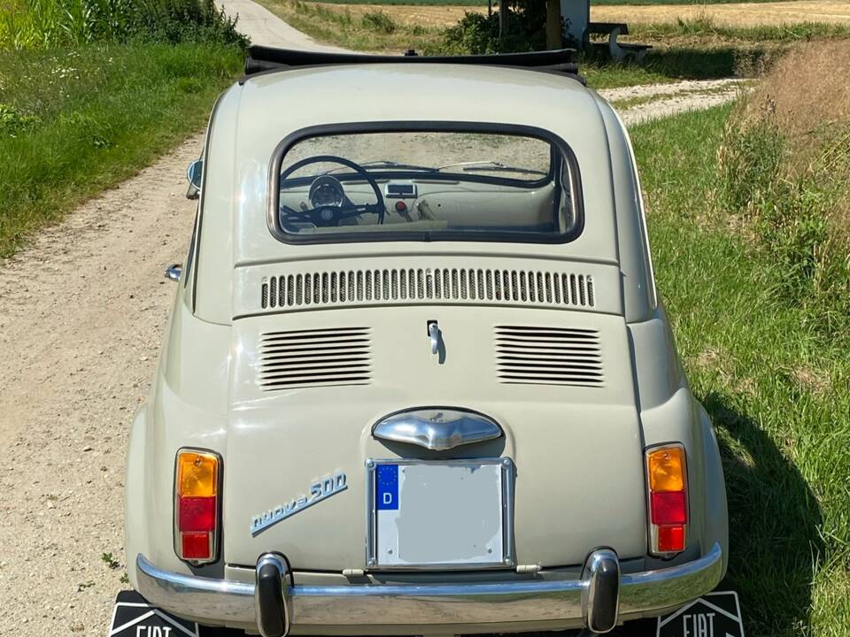 Immagine 7/29 di FIAT 500 F (1966)