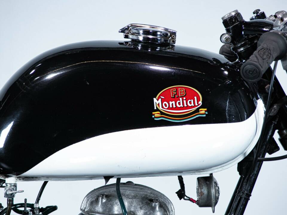 Image 39/50 of Mondial 125 (1961)