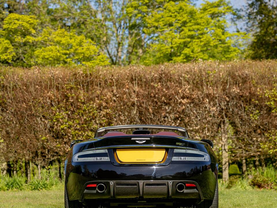 Image 25/39 of Aston Martin DBS Volante (2011)
