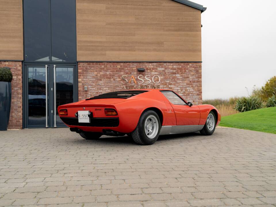 Bild 40/85 von Lamborghini Miura P 400 (1967)